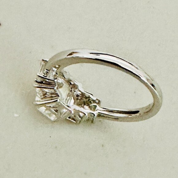 NEW DIAMONDLITE LTD. 5 CARAT MOISSANITE EMERALD SHAPE STERLING SILVER RING - Picture 6 of 7